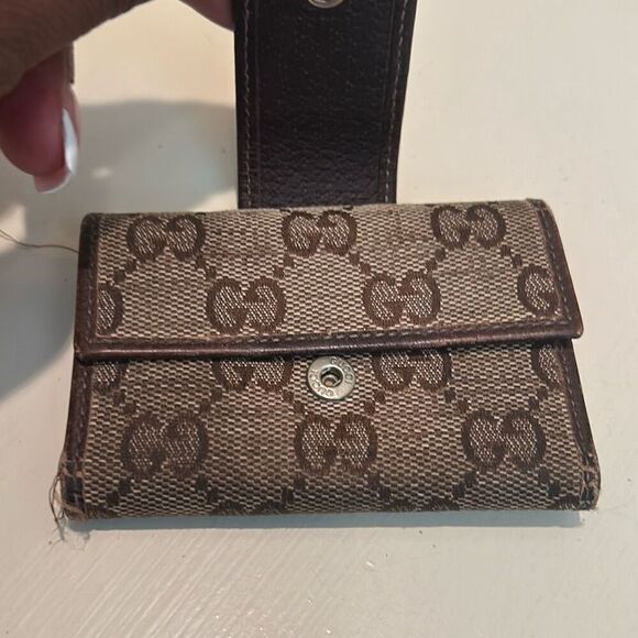 Gucci GG Logo Key Holder Wallet Case Brown Buckle Front Classic Monogram 5 Ring - Picture 4 of 14